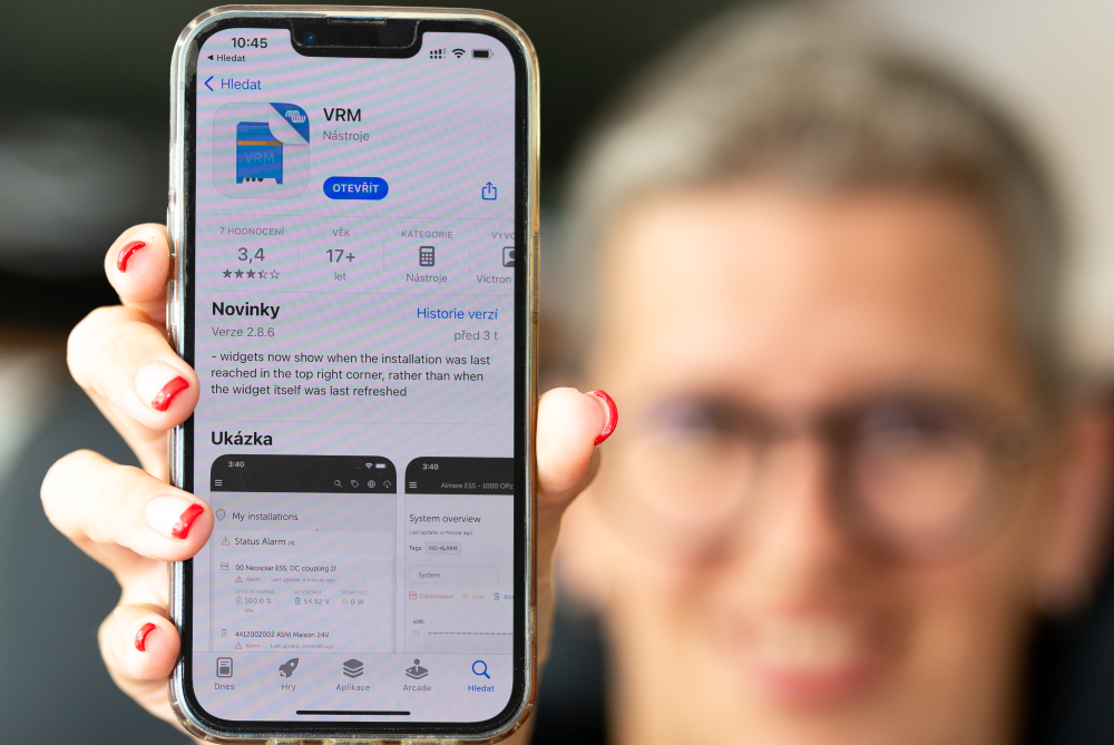 Aplikaci VRM od Victron Energy stáhnete do iOS i Android