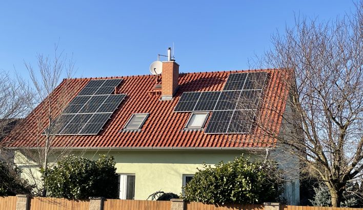 Realizace fotovoltaiky: RD Louny 