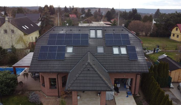 Realizace fotovoltaiky: RD Dolní Břežany