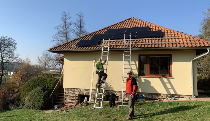 Realizace fotovoltaiky: RD ve Svojkovicích na Rokycansku
